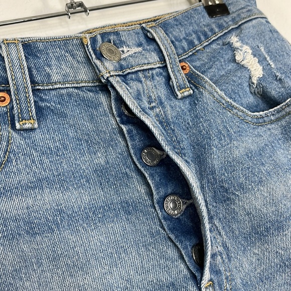 Levi's Premium Ribcage Short Tango Beach size 27 Button front Cheeky shorts - Picture 4 of 12